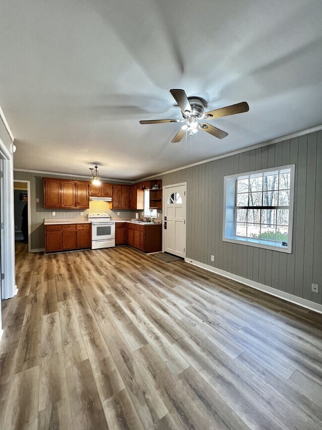 Foto del edificio - 2110 Buck Smith Hill Rd