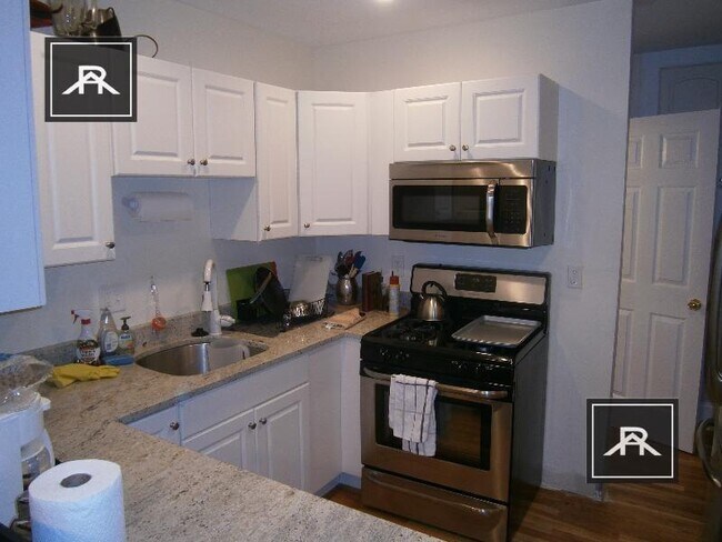 Building Photo - 4 bedroom in Brookline MA 02446