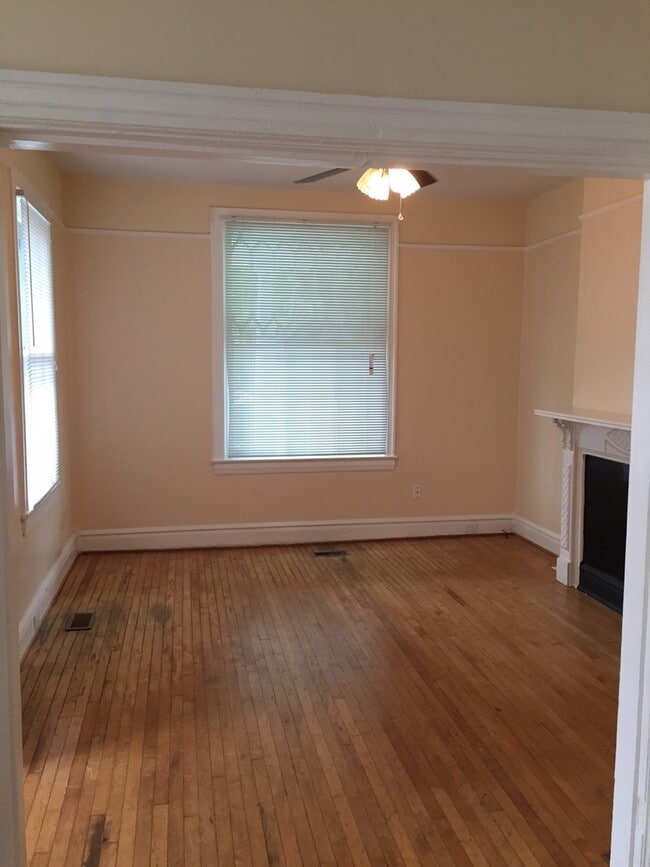 Photo - McCarty_Broad St Duplex_505-507 Apartment