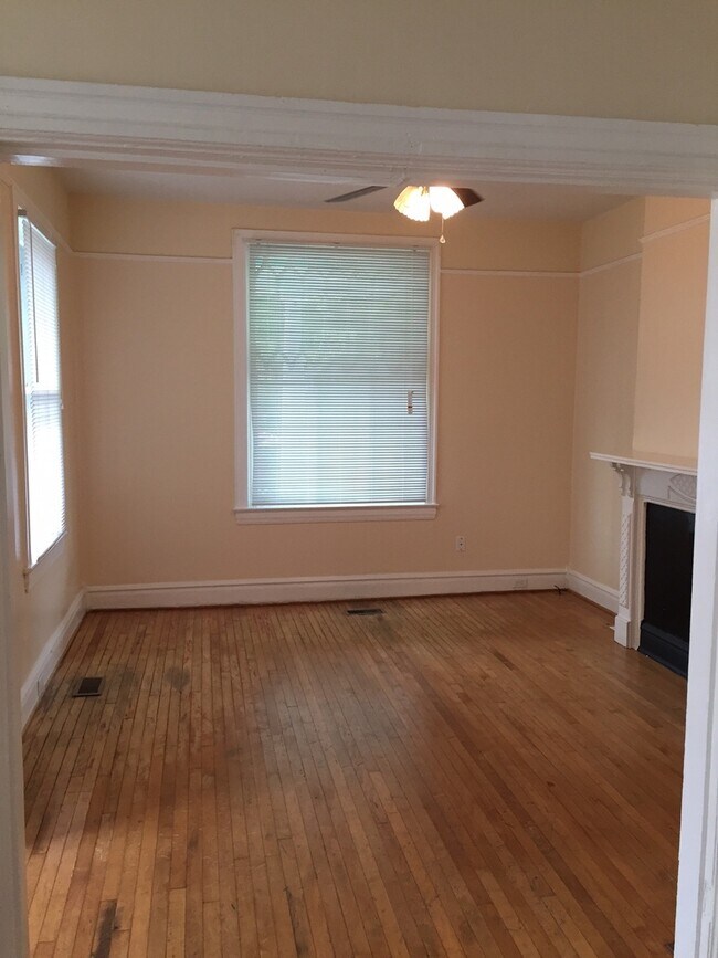 Foto del edificio - McCarty_Broad St Duplex_505-507