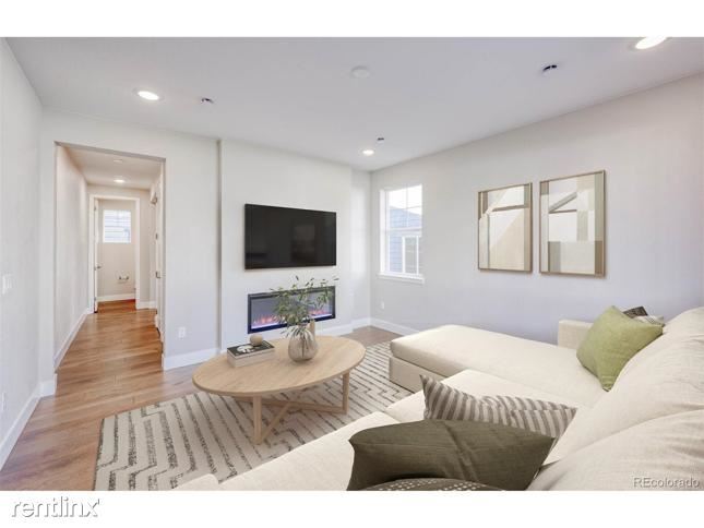 Building Photo - 3 br, 2 bath House - 23691 i E 40Th Avenue