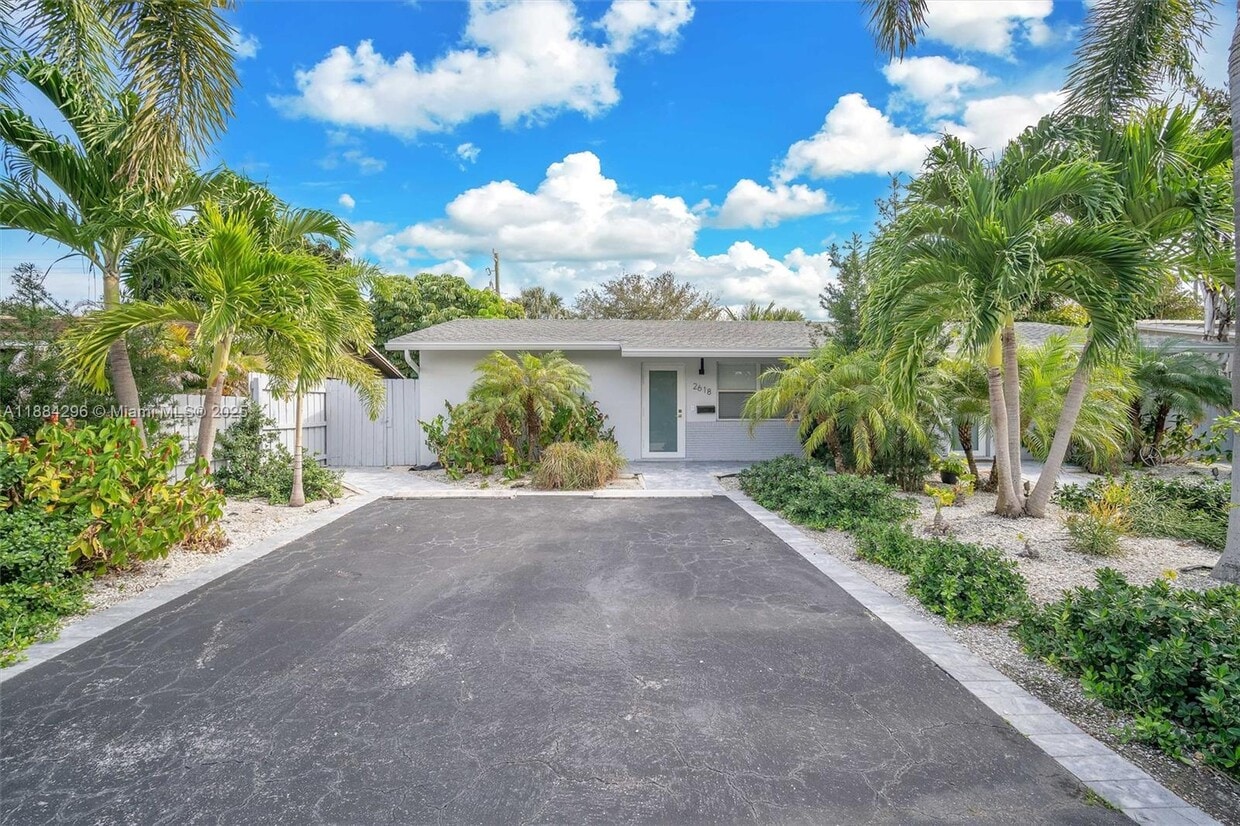 Foto principal - 2618 NE 10th Terrace