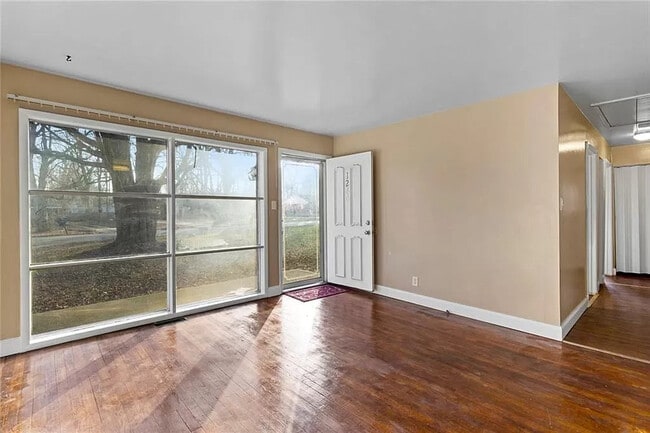 Building Photo - 1260 Farley Dr