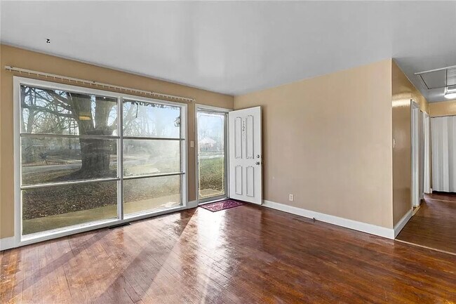 Foto del edificio - 1260 Farley Dr