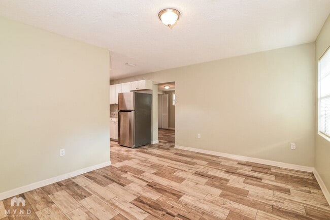 Building Photo - 1915 Carrigan Ave