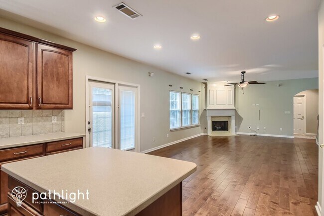 Foto del edificio - 18 Rockridge Dr, Newnan, GA, 30265