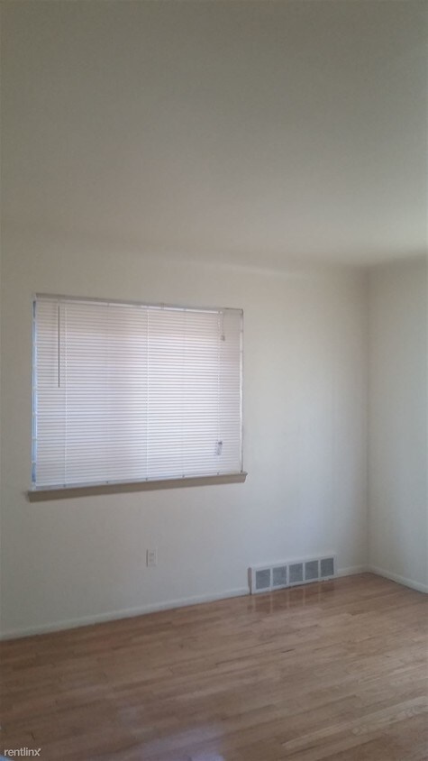 Building Photo - 3 br, 1 bath House - 12901 Visger St