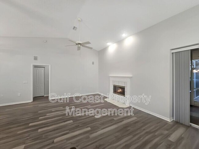 Building Photo - 5704 32nd St E