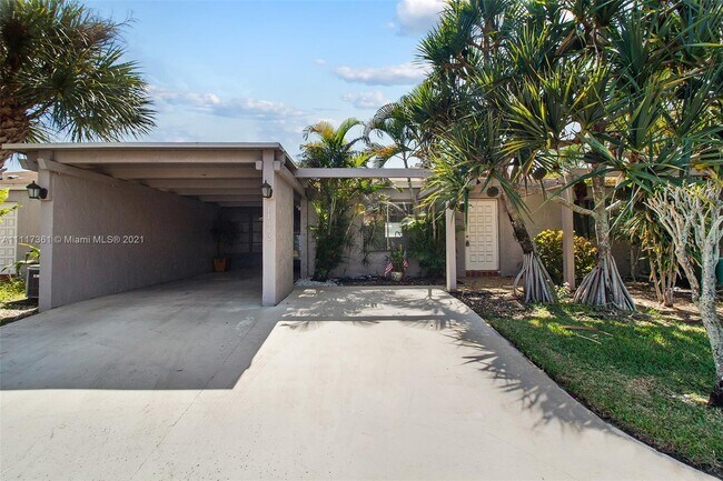 Building Photo - 14902 Wildflower Ln