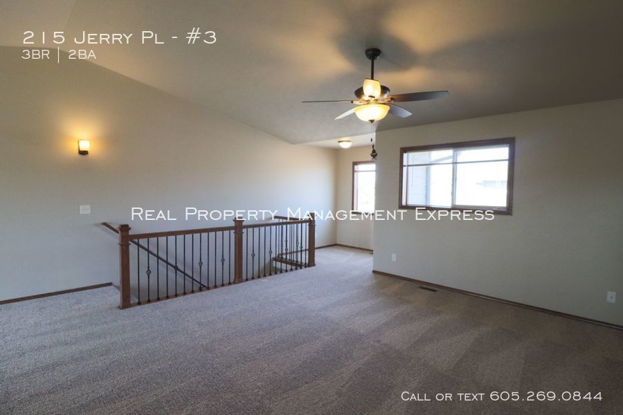 Primary Photo - Beautiful Townhouse in Tea!
