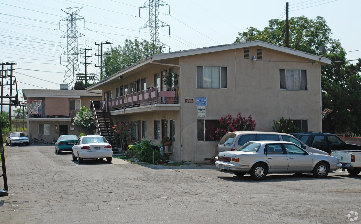 Building Photo - 6110-6114 Vineland Ave