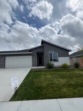 Building Photo - 7565 E Bratton Dr