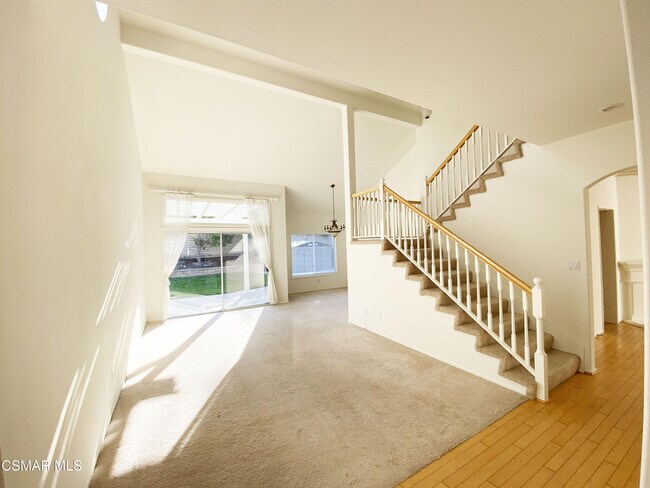 Foto del edificio - 1420 Sapphire Dragon St