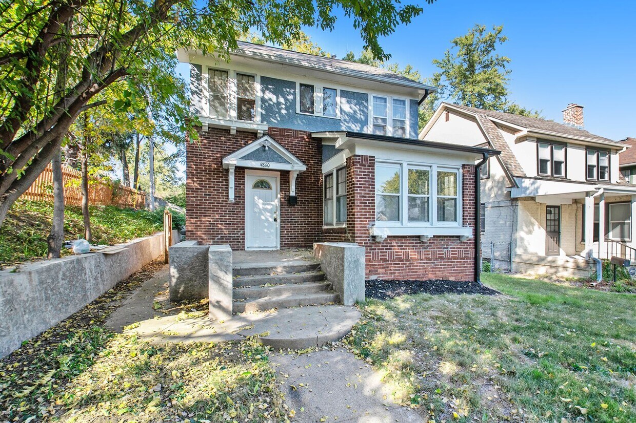 Primary Photo - 2 Story 3 Bed 2 Bath, Off Street Parking!