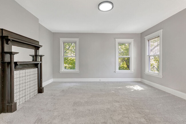 Building Photo - 2018 Burnet Ave