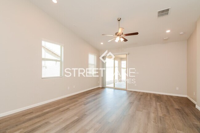 Foto del edificio - Charming 5 Bedroom in Glendale!  Close to ...