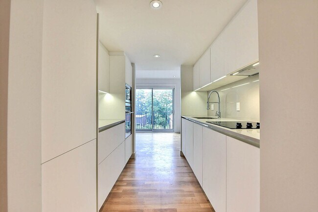 Photo du bâtiment - 3195 Van Horne