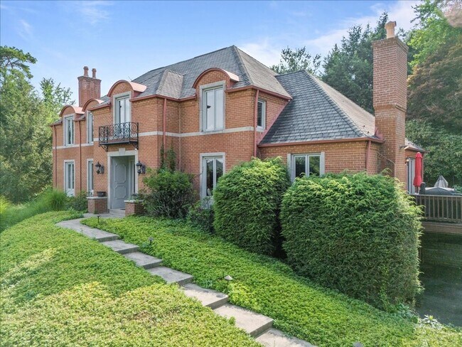 Building Photo - Elegant Home in Hampton township for rent