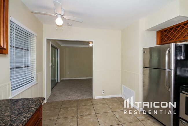 Foto del edificio - 2237 Grove St