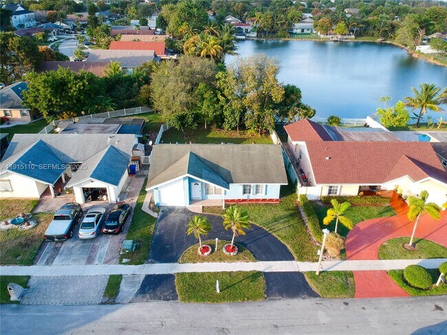 Foto del edificio - 7429 SW 14th Ct