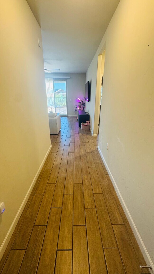 Foto del edificio - 477 W Aberdeen Pl