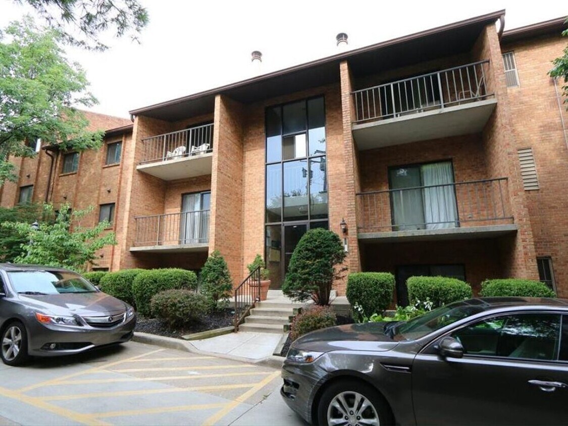 522 Riddle Rd Unit 16, Cincinnati, OH 45220 Condo for Rent in