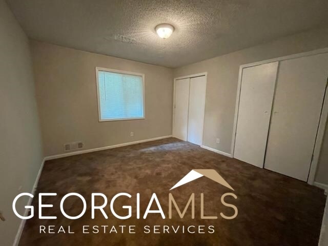 Foto del edificio - 3113 E Chapel Cir