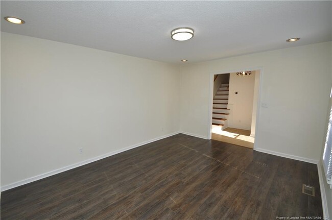 Foto del edificio - 402 SW Maynard Rd