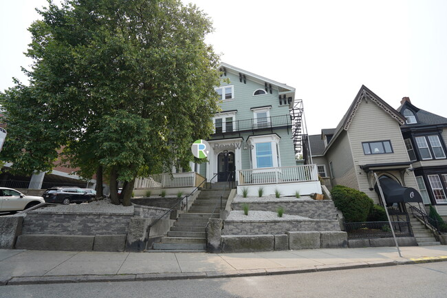 Building Photo - 142 Dorchester St