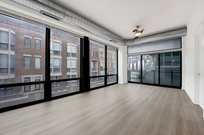 Foto del edificio - 660 W Wayman St
