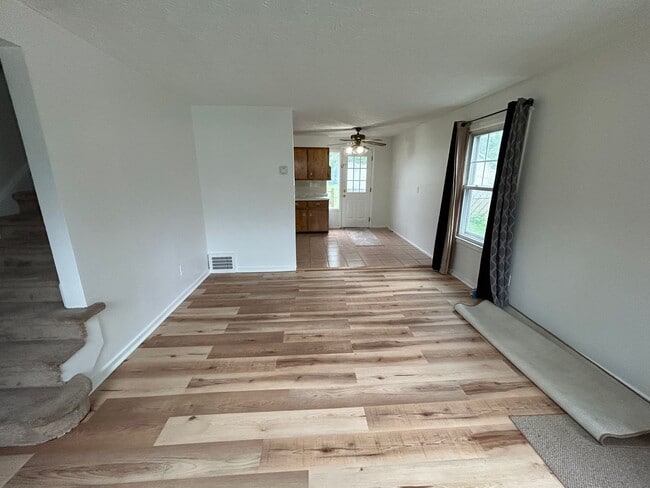 Building Photo - 14018 Cayuga Ct