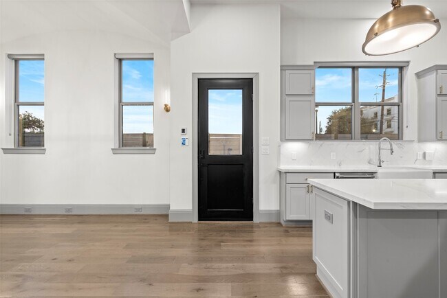 Foto del edificio - 1719 Holman St