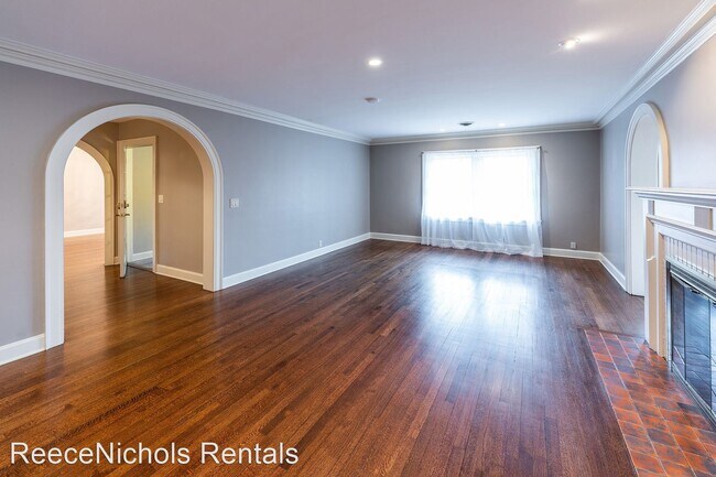 Foto del edificio - 2 br, 2.5 bath House - 1225 W. 62nd Street