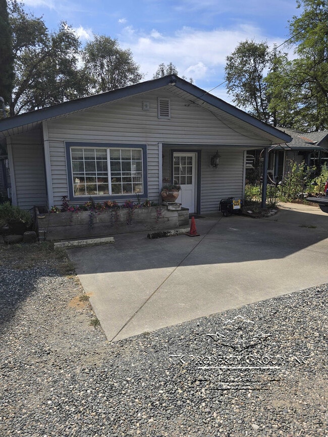 Building Photo - 17801 Penn Valley Dr