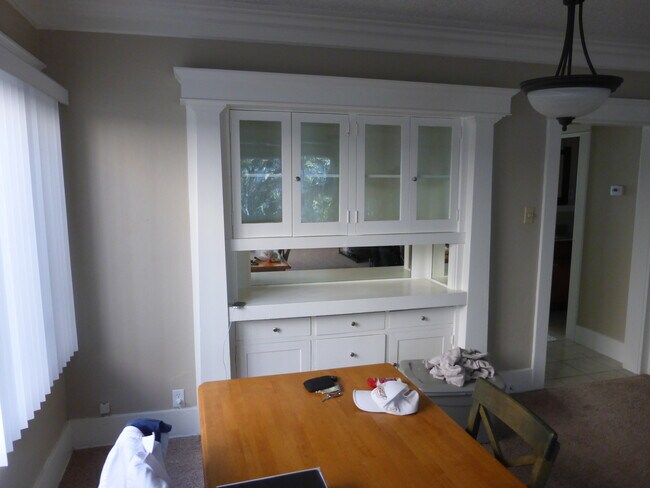 Built in Cabinets - 6 Esperanza Ave