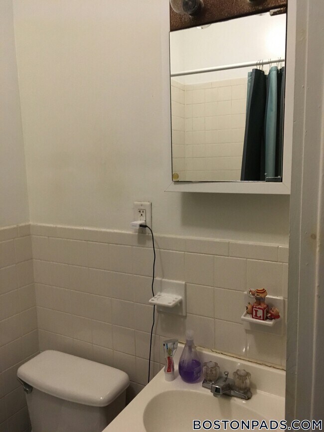 Foto del edificio - 163 Summer St