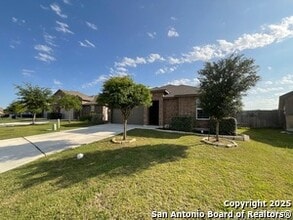 Building Photo - 2118 Silver Maple