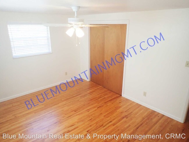 Building Photo - 2 br, 1.5 bath Apartment - 8 Sommerlyn Road