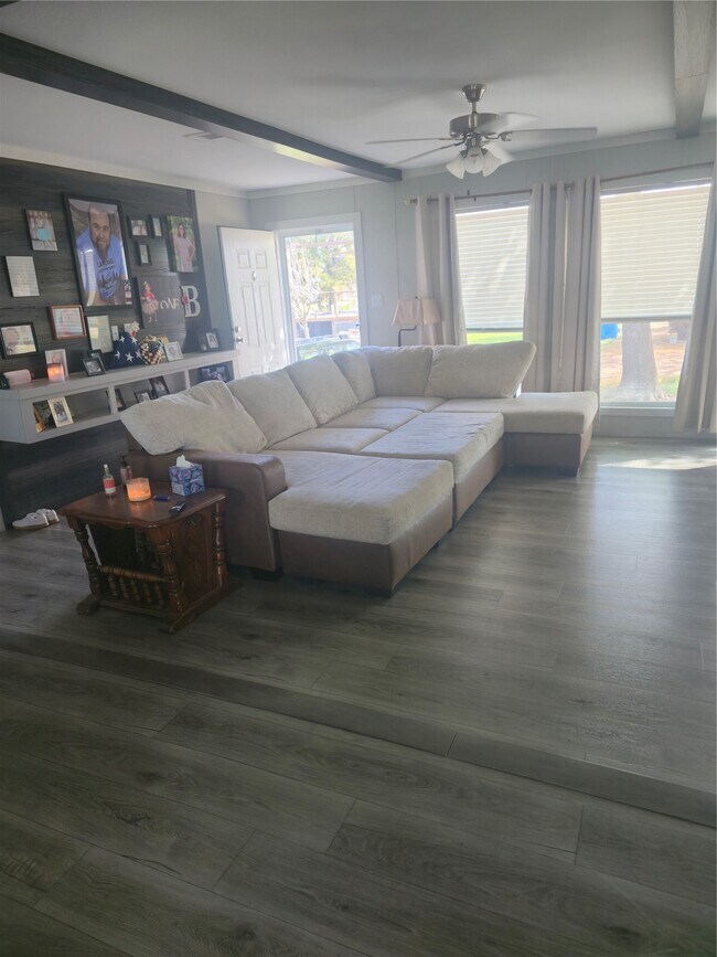 Foto del edificio - 10211 FM 1458 Rd