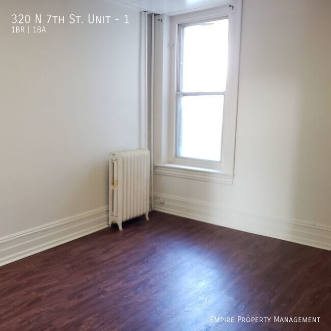Foto del edificio - 1st Floor: 1 Bedroom / 1 Bathroom Apartmen...