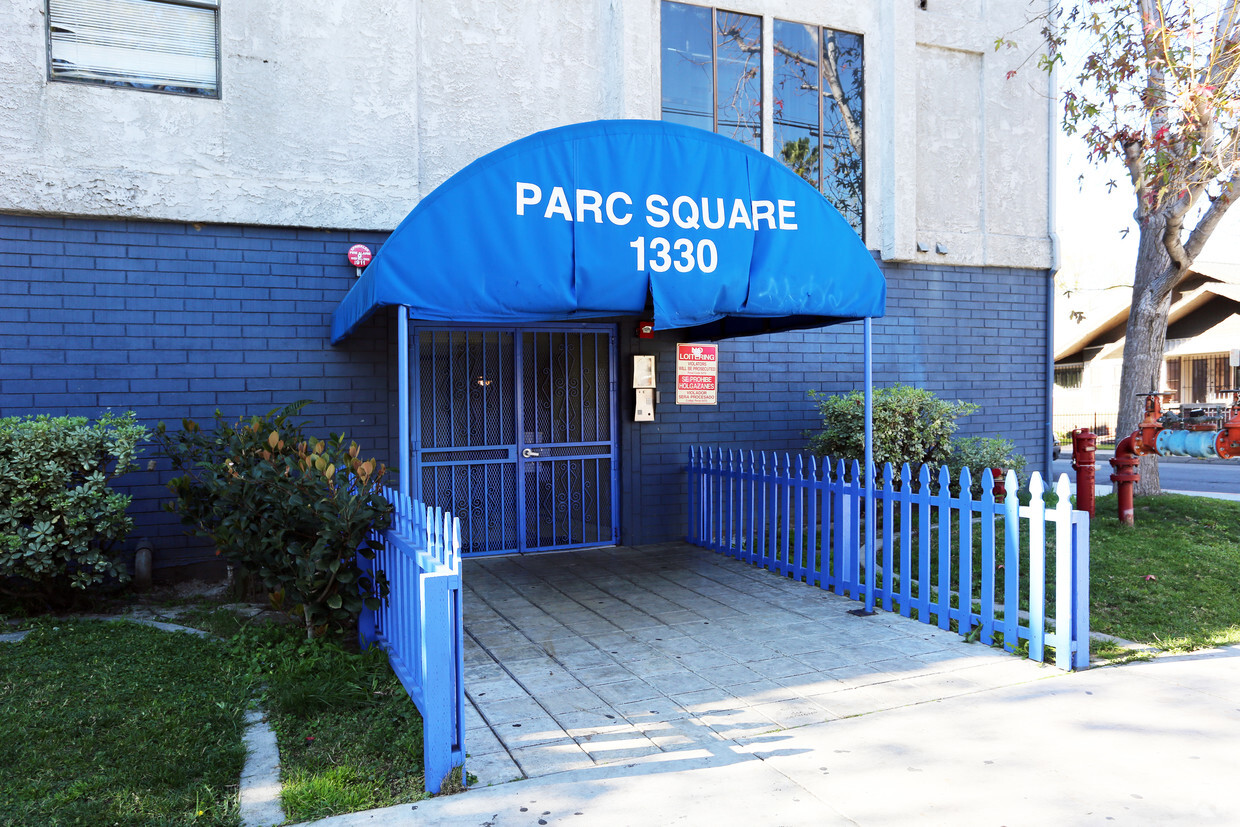 Primary Photo - Parc Square Apartments