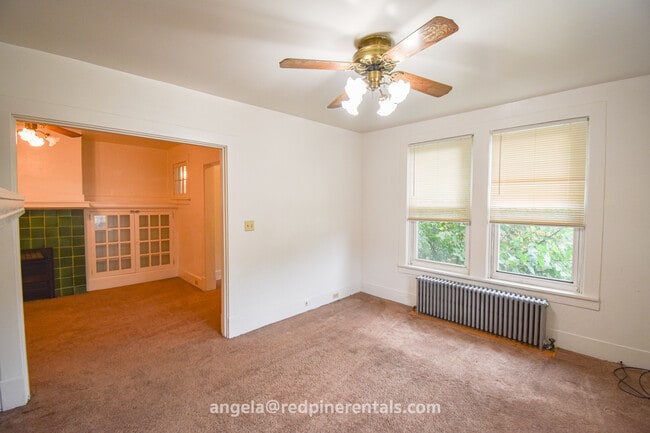Living Room - 1832 Crafton Blvd