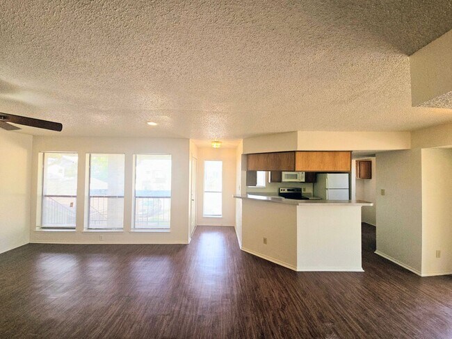 Foto del edificio - Nice Fourplex Unit in NRH - Birdville ISD