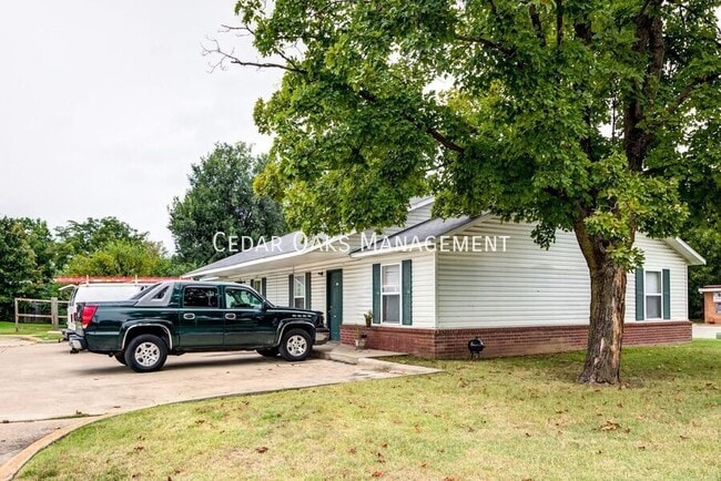 Building Photo - 100 Josie Pl