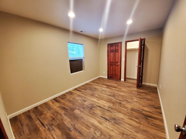 Building Photo - 23542 Bentley Dr
