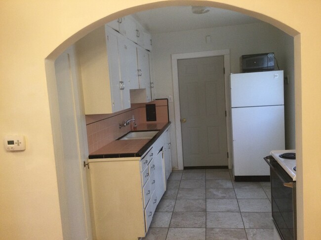 Kitchen - 238 W Court St