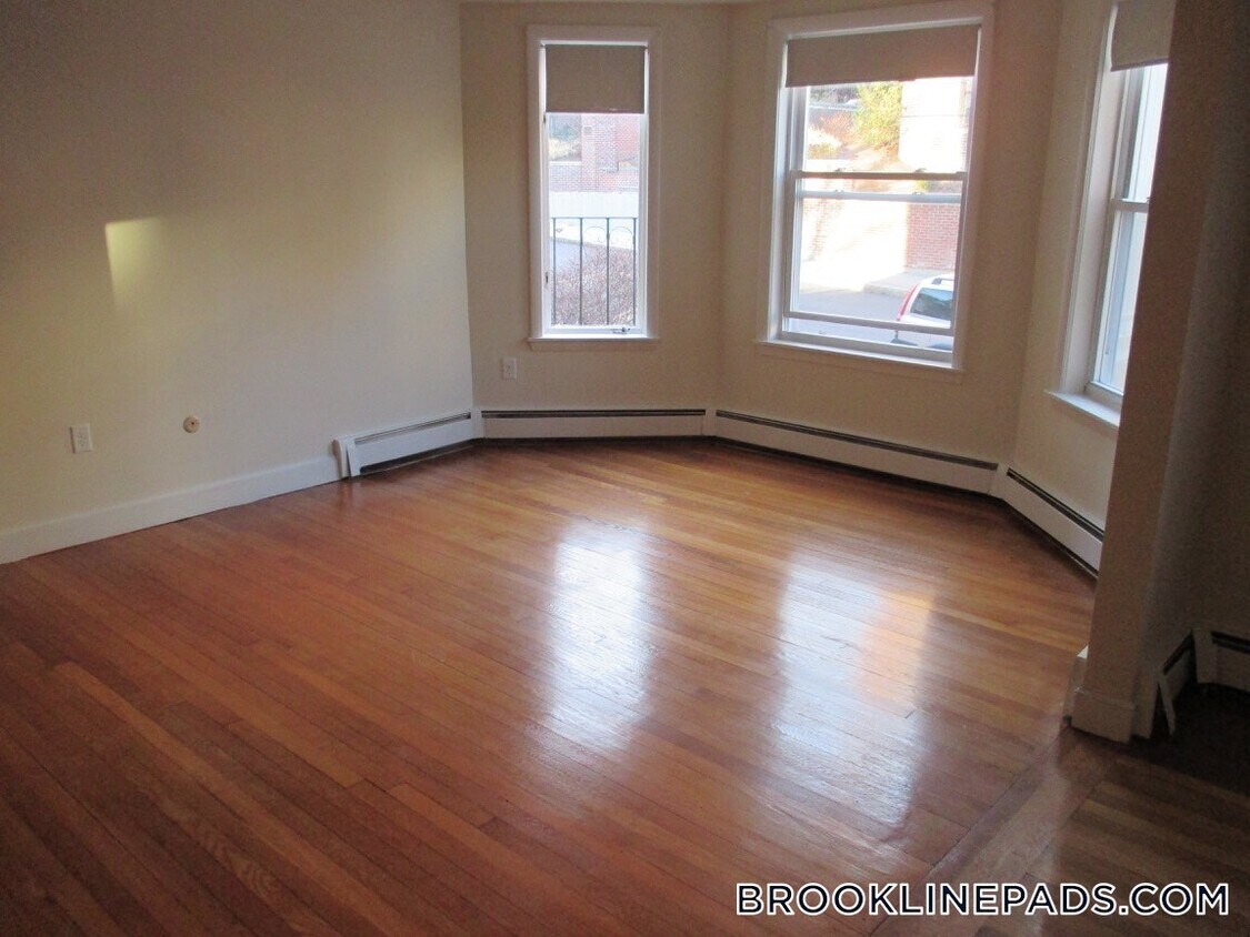 Foto principal - 312 Tappan St