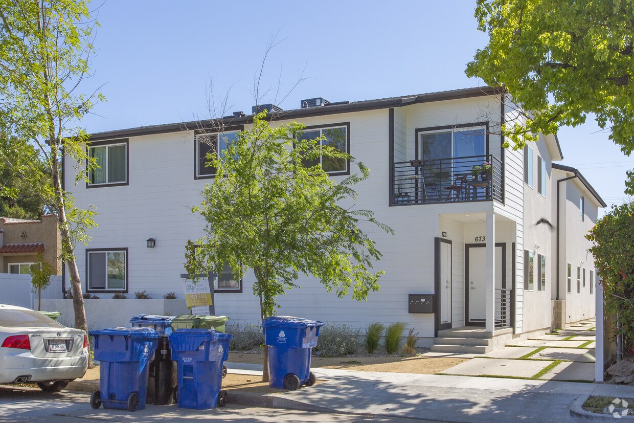 Building Photo - 6732 Irvine Ave