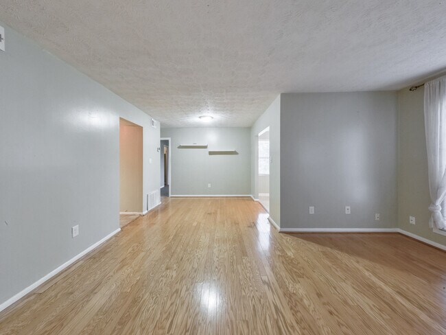 Foto del edificio - 5155 Roswell Rd