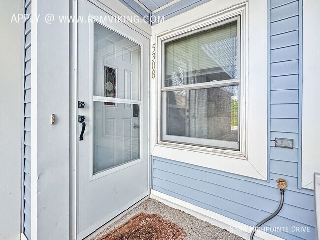 Foto del edificio - 2br 2.5ba 2cg ~ Security Deposit Free Alte...